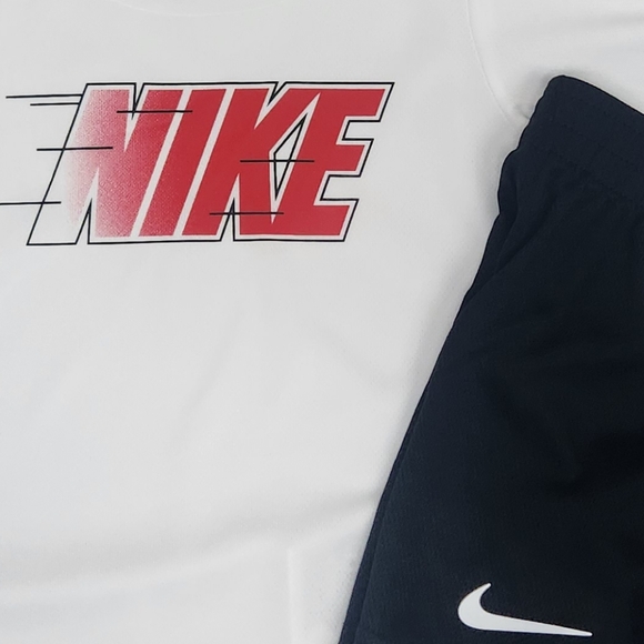 🆕️ Nike Tee & Shorts - Picture 3 of 5